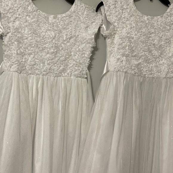 2 identical dresses for sisters or twins - Picture 5 of 5